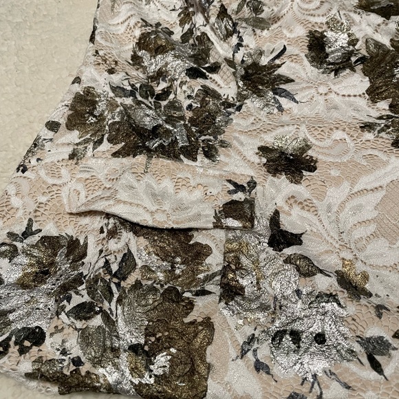 Gold Foil Floral Lace Strapless Top - Picture 4 of 6